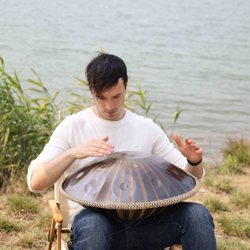 Musicians practicing handpan in the park